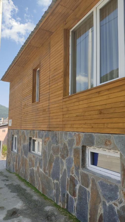 Guesthouse Mabu - 4 Newly Built Rooms In The Heart Of Mestia Exterior foto